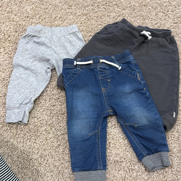 14 pieces Boys 6-9 month Bundle Camp and Dino Mickey Tee Pants and Body Suits - Picture 11 of 11